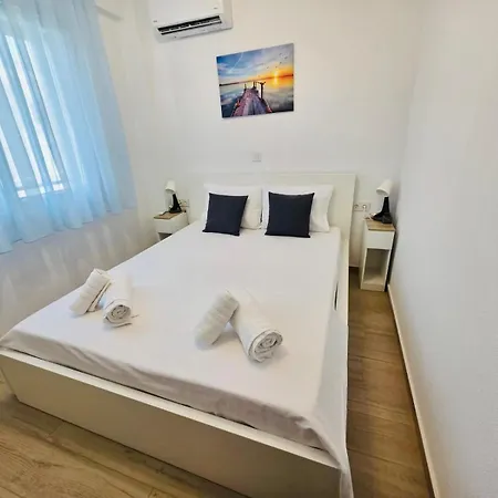 Modern With Balcony By Delta Hospitality