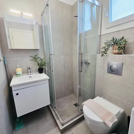 Apartment Modern With Balcony By Delta Hospitality *