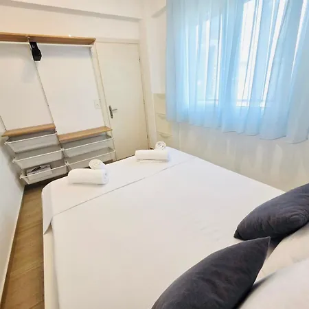 Modern With Balcony By Delta Hospitality Apartament Ofrínion