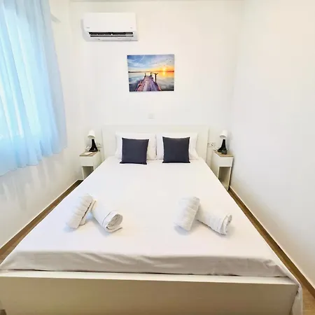 Modern With Balcony By Delta Hospitality Apartament *